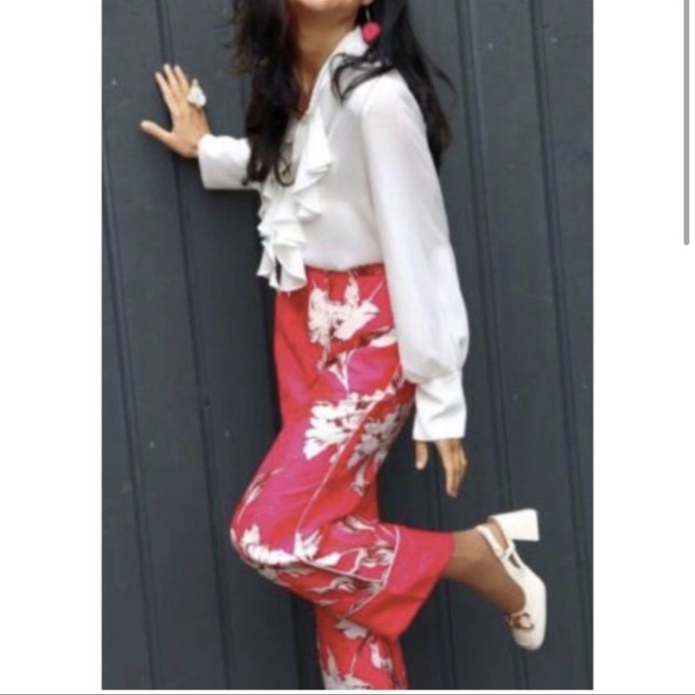 NWT Zara Cropped Printed Floral Pants Medium